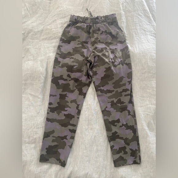 Lululemon On The Fly Pant - Picture 3 of 5